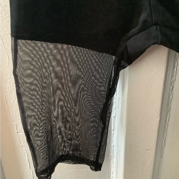 Fashion Nova Ladies 2pc Shorts Set - Picture 8 of 11